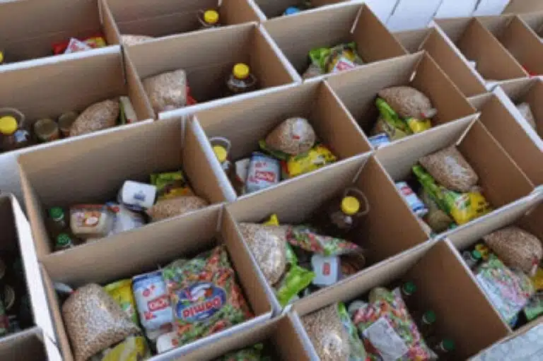 كراتين التغليف ودعم غزة الإنساني